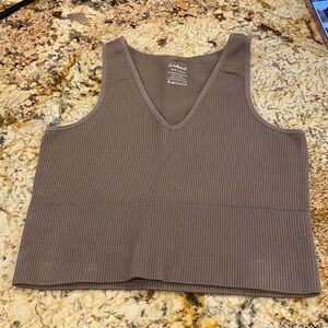 J.O&Co Women's Comfort fit ribbed cropped tank top v-neck XS/S
